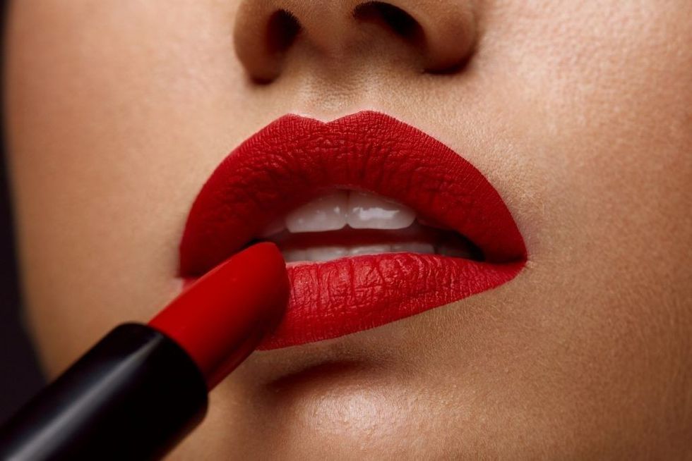 15. Bold lips 072