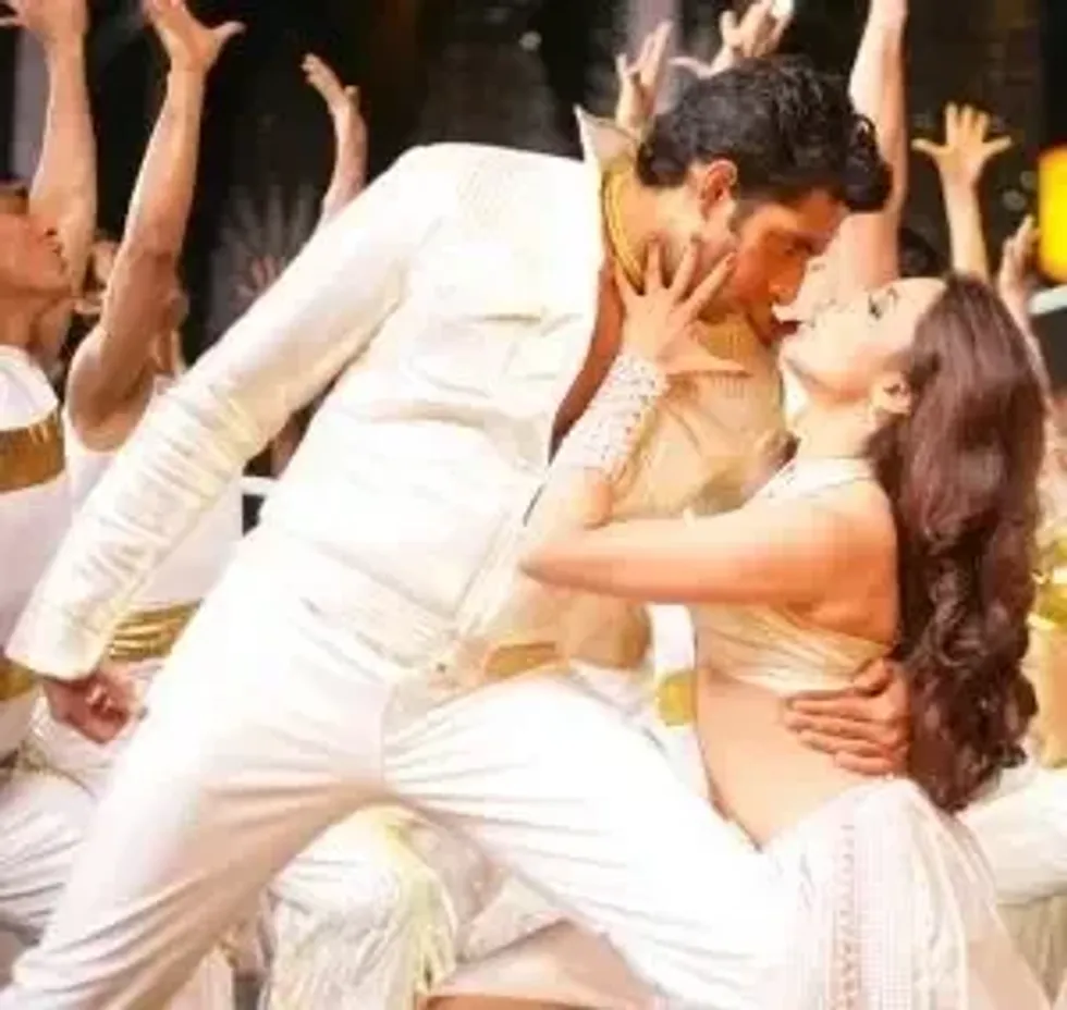 16. Bunty Aur Babli V1