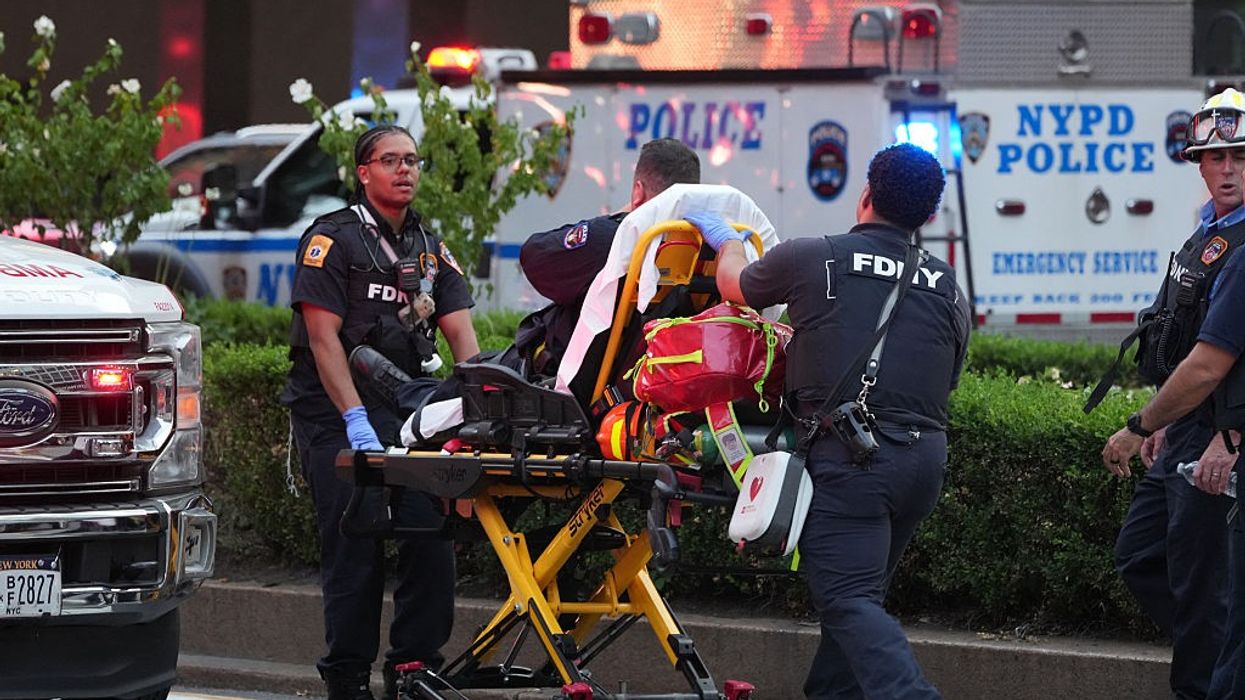 4 Dead, Including Cop, in Manhattan Skyscraper Shooting