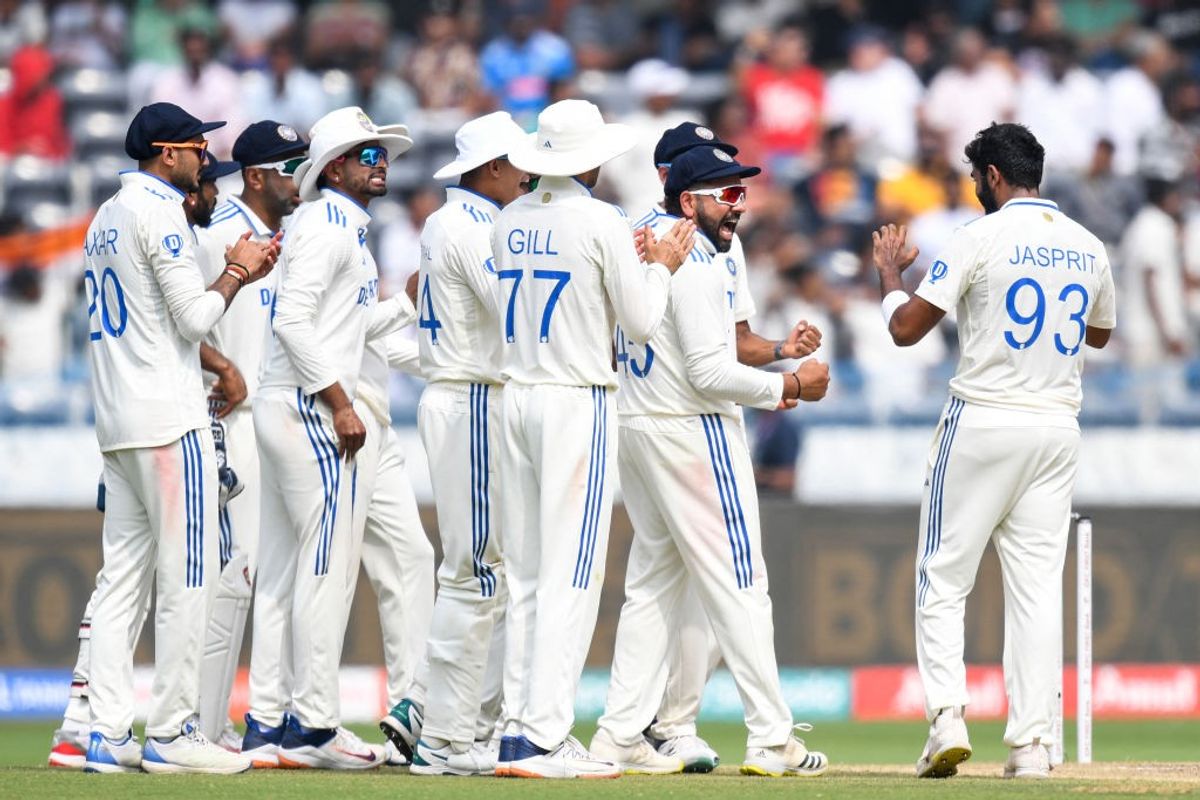 India pip Australia to become No.1 Test side