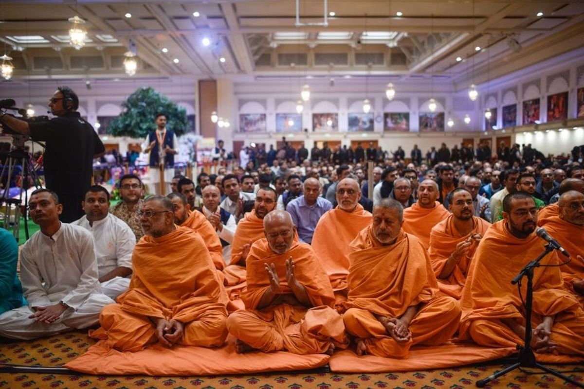 Mass religious gatherings to be curbed in the UK