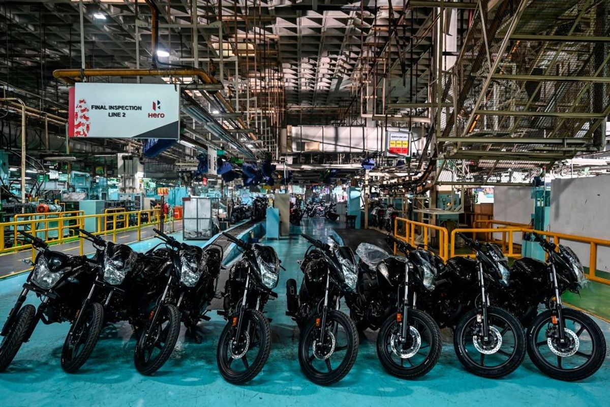 Indian two-wheeler maker gives 70 new vehicles to Covid warriors