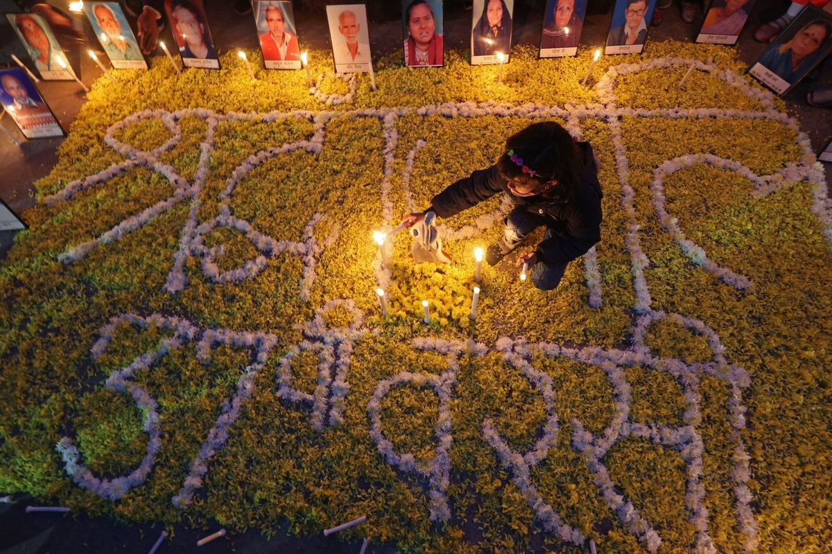 Stockport MP Navendu Mishra honours anniversary of Bhopal disaster