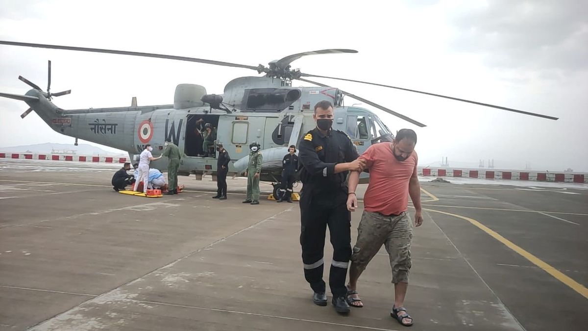 Massive search on for 90 missing as ONGC vessel sinks