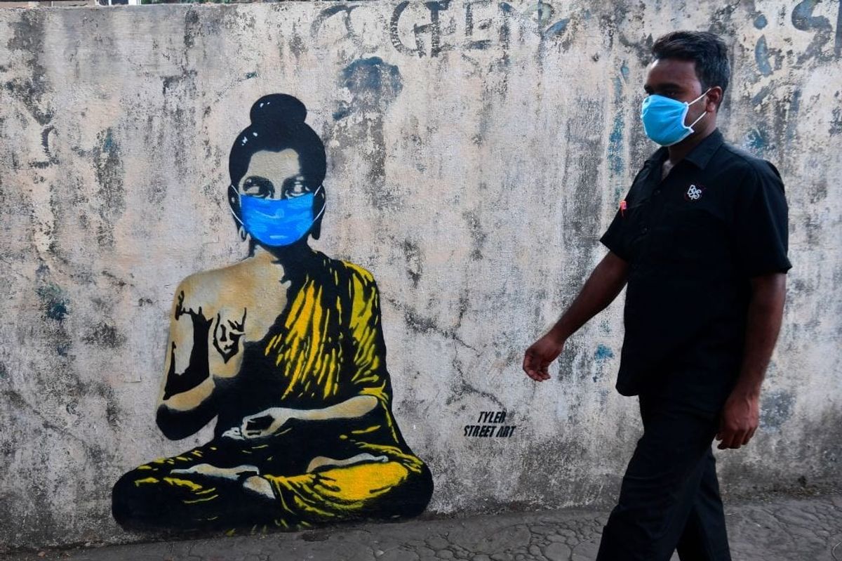 India bans passengers from UK, EU as it heads towards lockdown