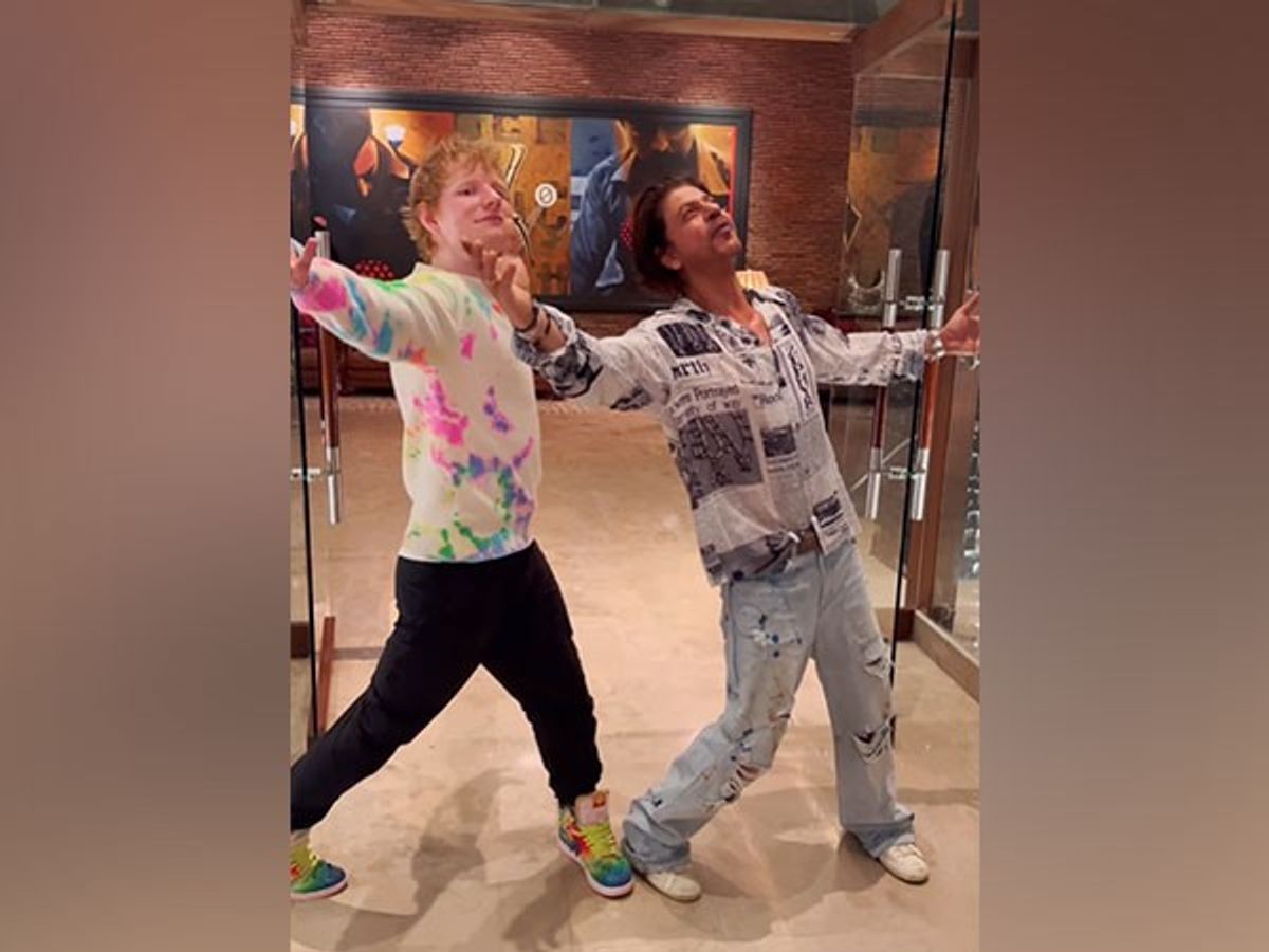 Shah Rukh Khan teaches Ed Sheeran his signature pose