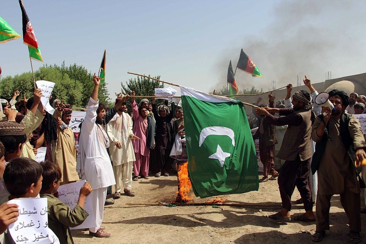 Taliban shut key border crossing with Pakistan, seek visa-free travel