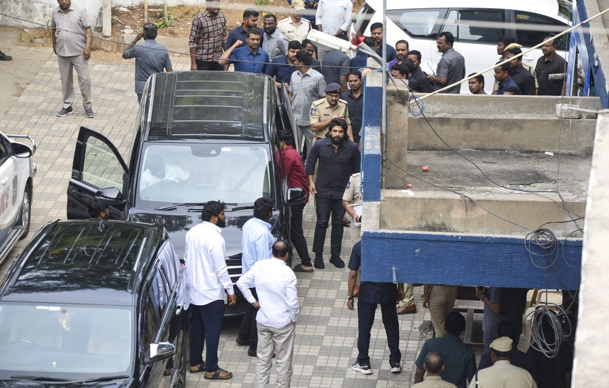 allu-arjun-police-station