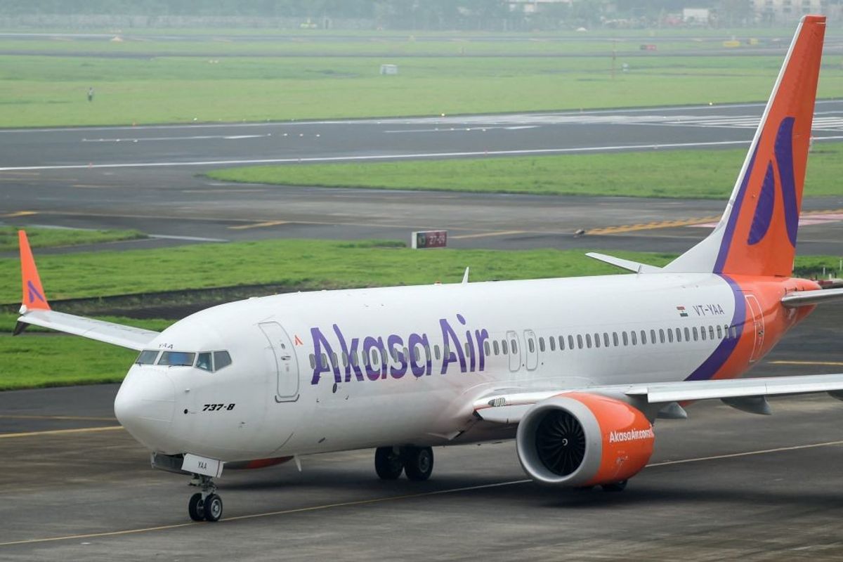 An Akasa Air plane