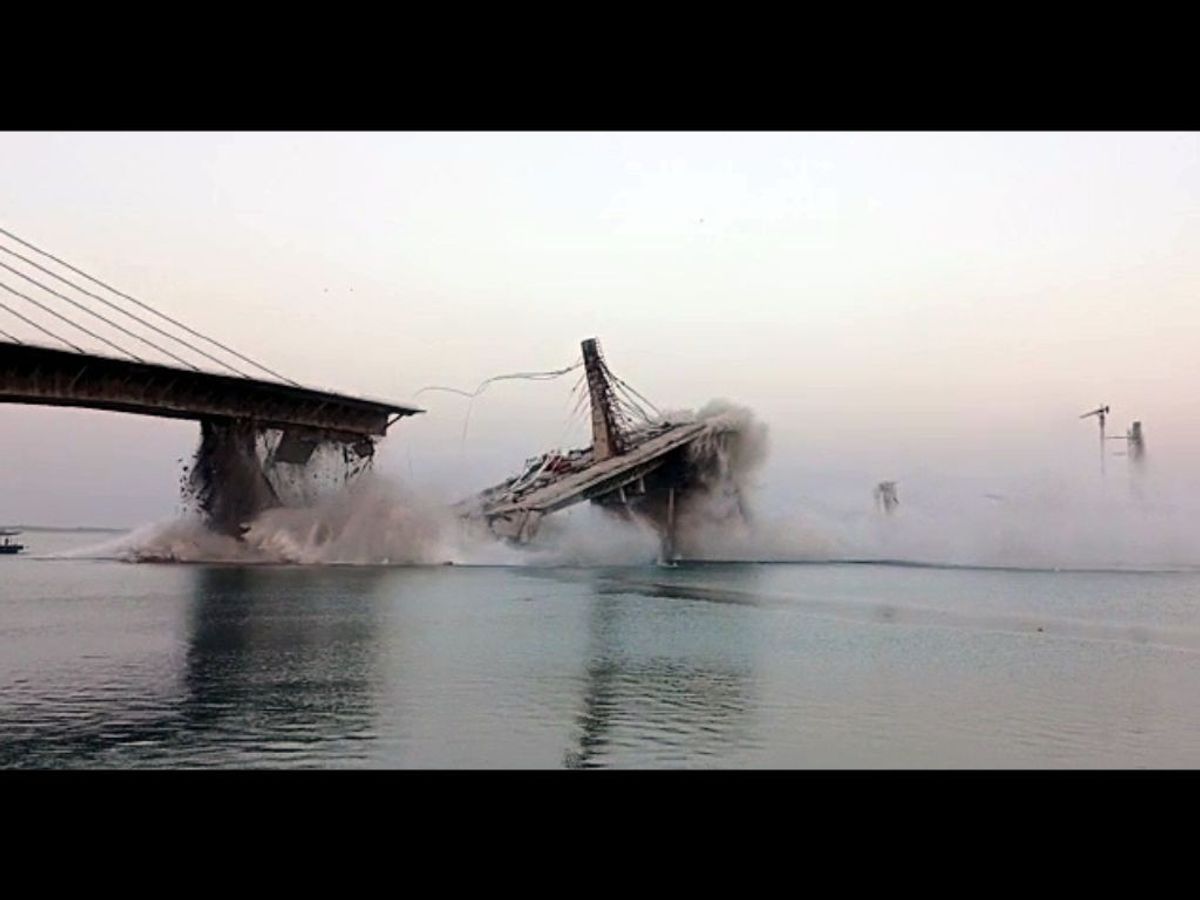 Like in a disaster movie! Under-construction bridge in India's Bihar ...