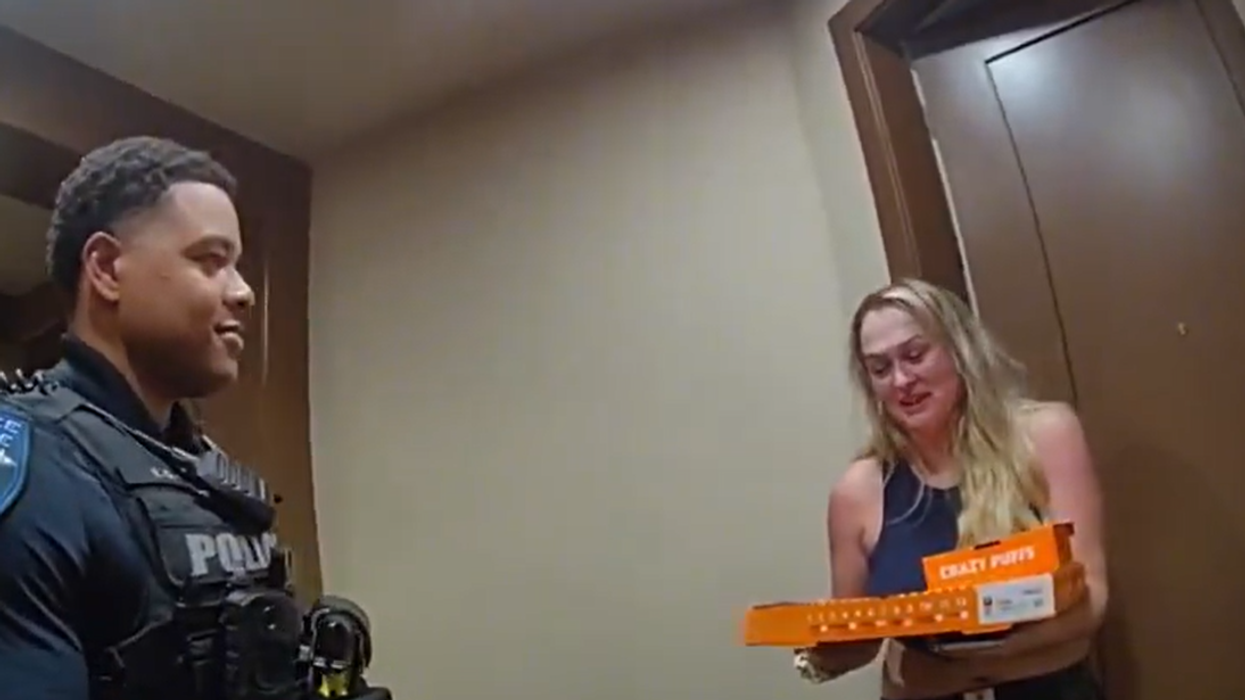 Arizona cops deliver pizza after arresting reckless GrubHub driver
