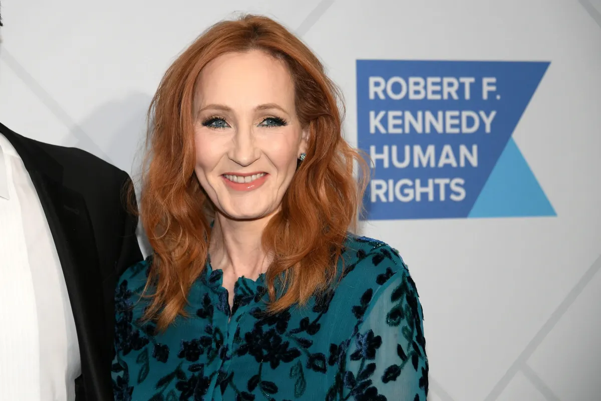 JK Rowling criticizes colleagues for denouncing her transgender rights views