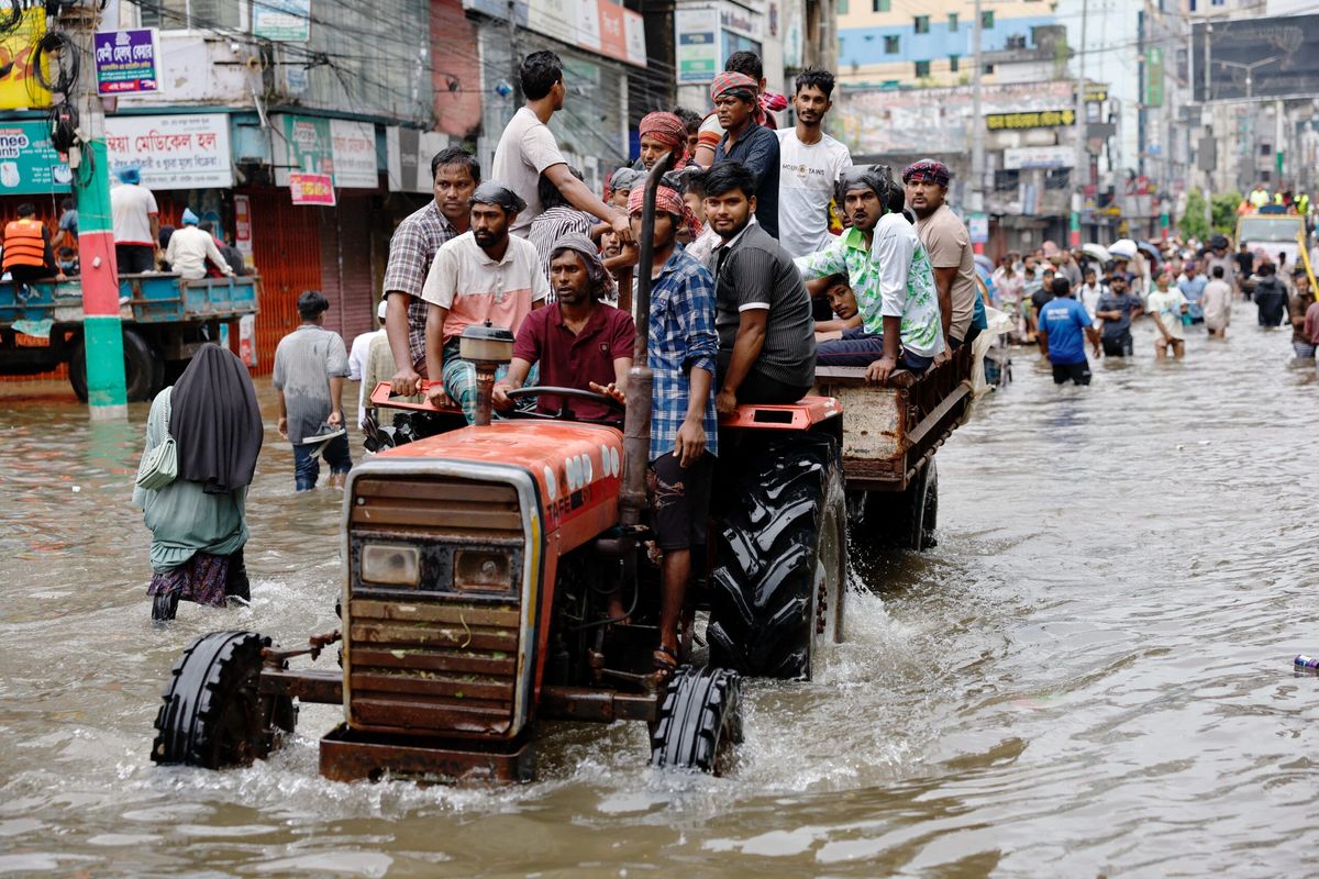 bangladesh-floods-strike