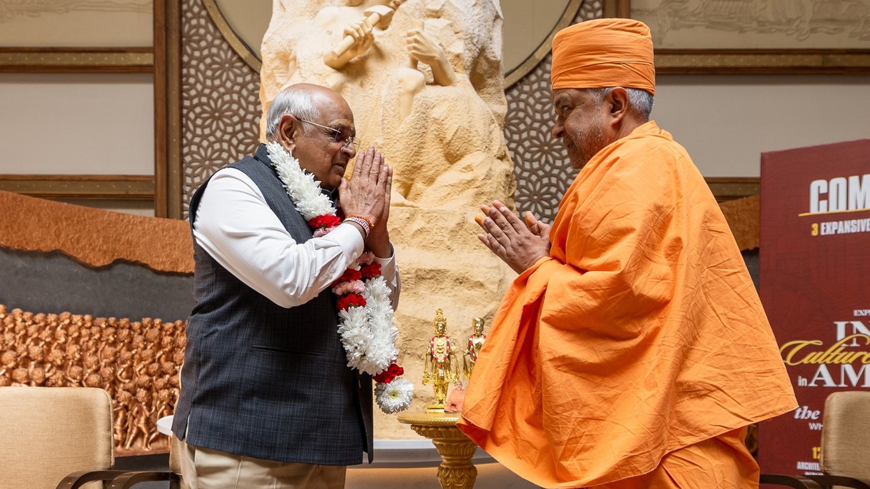 Bhupendra Patel welcomed by Pujya Brahmaviharidas Swami & Pujya Nilkanthsevadas Swami