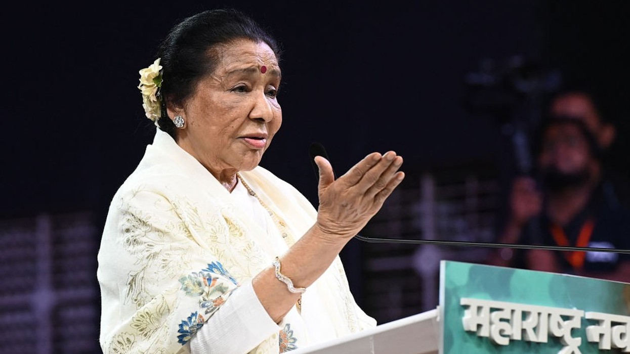 Top 10 Asha Bhosle songs that redefined 'female playback singing' and 'feminism'