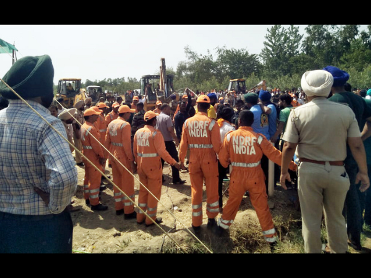Boy rescue from well in India