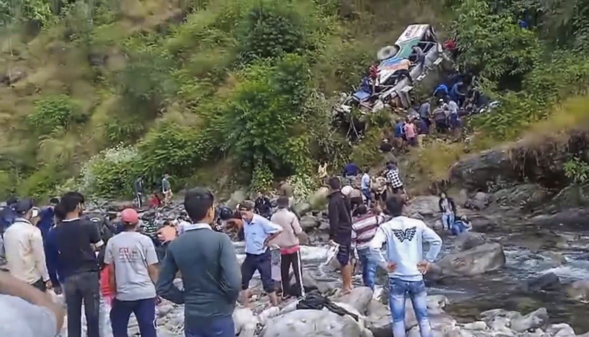 bus-accident-rescue
