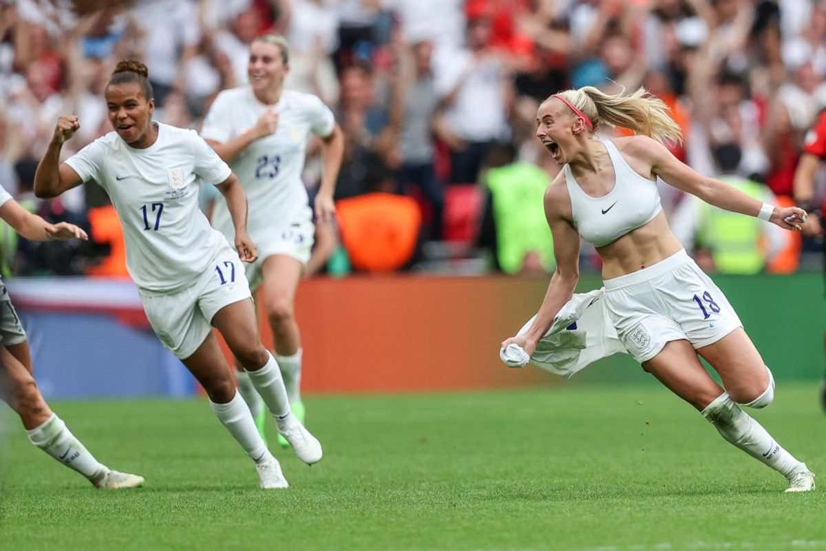 Chloe Kelly iconic celebration