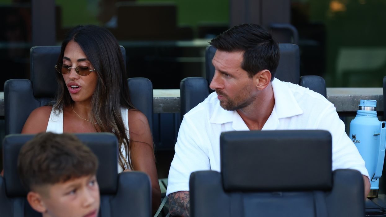 Coldplay Kiss Cam; Messi and Antonela Share Sweet Moment