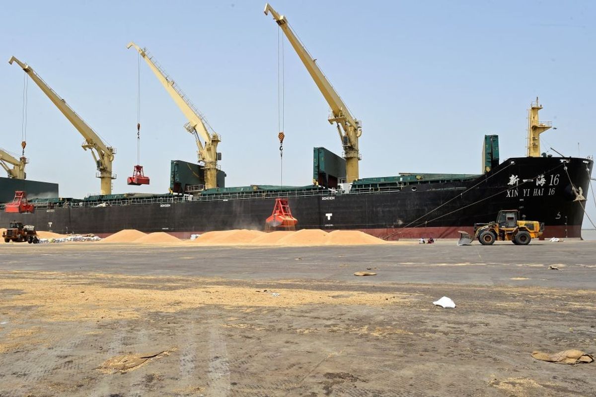 India bans oil tankers, bulk carriers older than 25 years