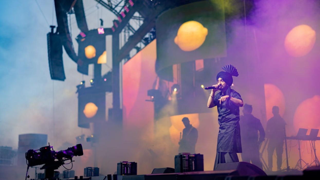 Diljit Dosanjh Stops Canada Show Midway Over Crowd Issue
