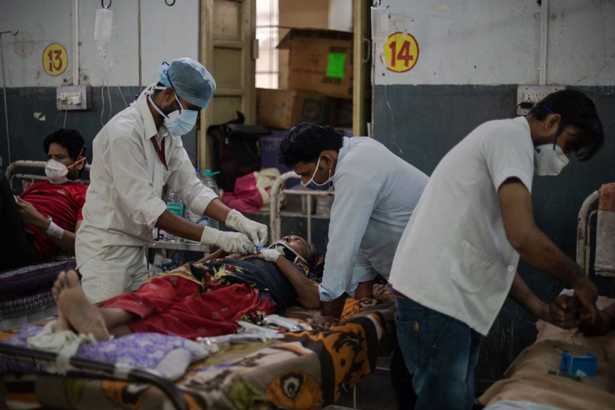India's daily Covid-19 deaths below 3,000; Serum Institute to make Sputnik V vaccine