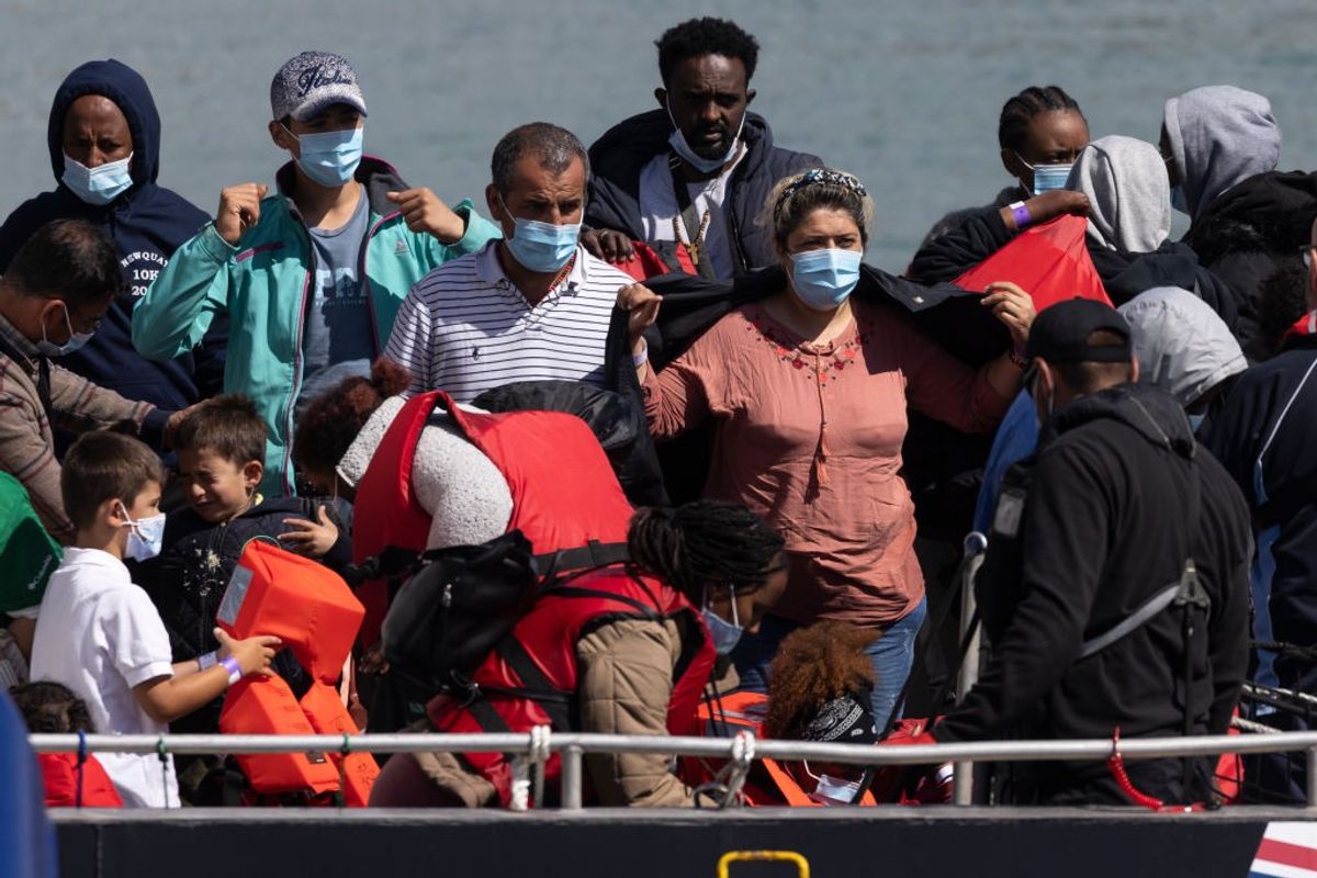 Migration to UK hits new record as visas issued in a year top one million