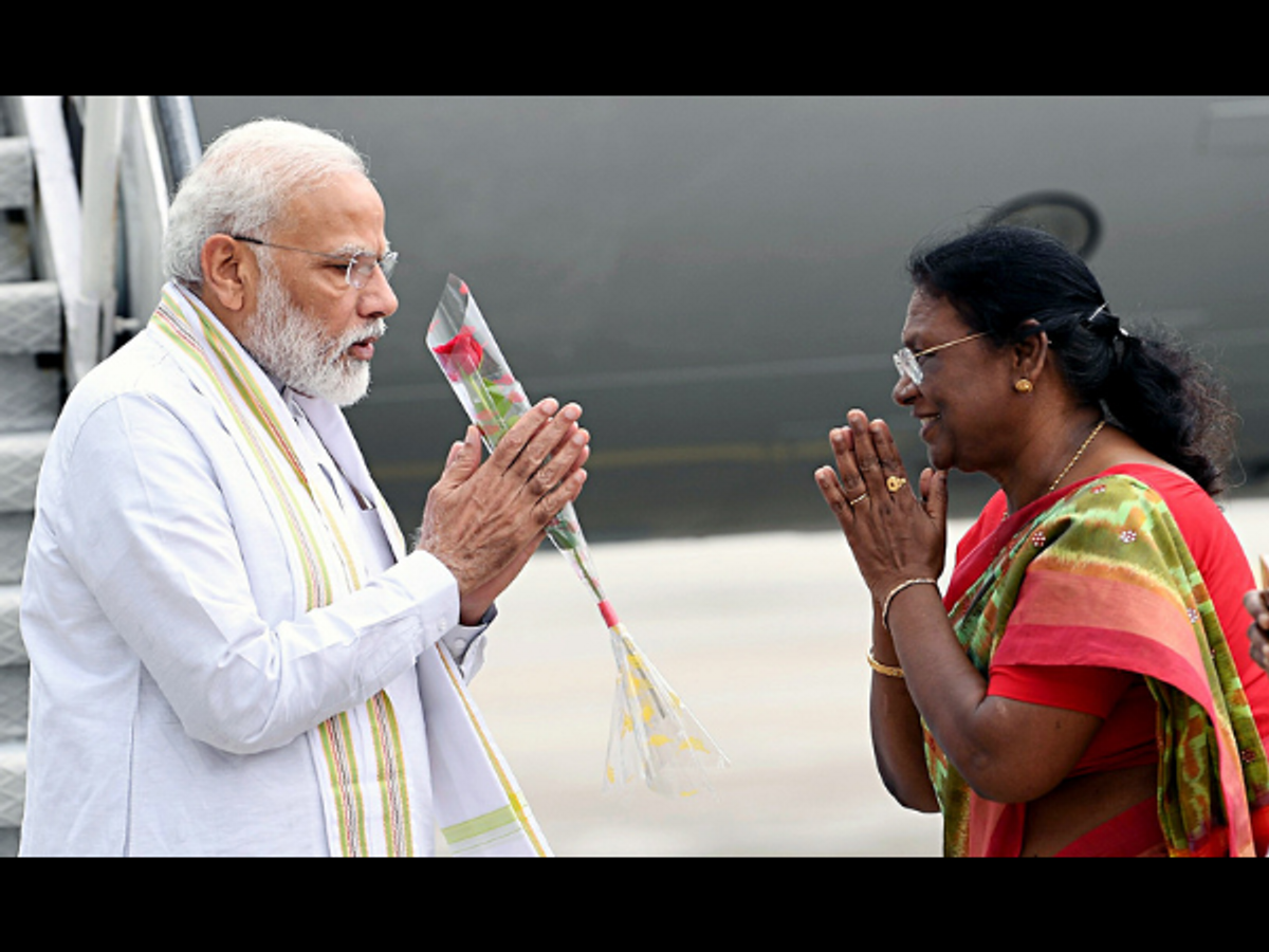 Droupadi Murmu with prime minister Narendra Modi