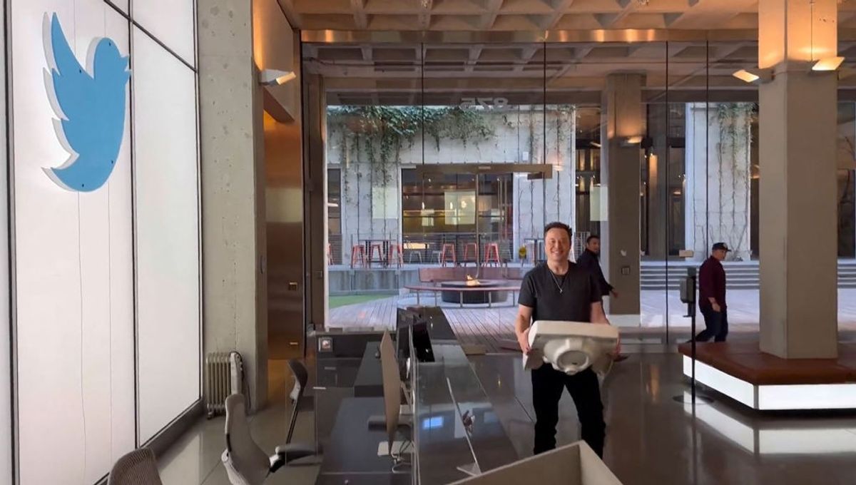 Elon Musk at Twitter headquarters