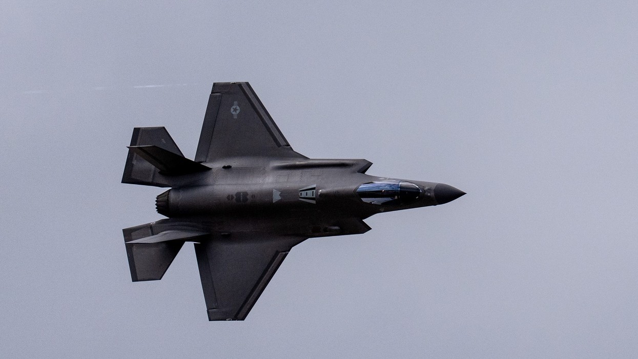 F35