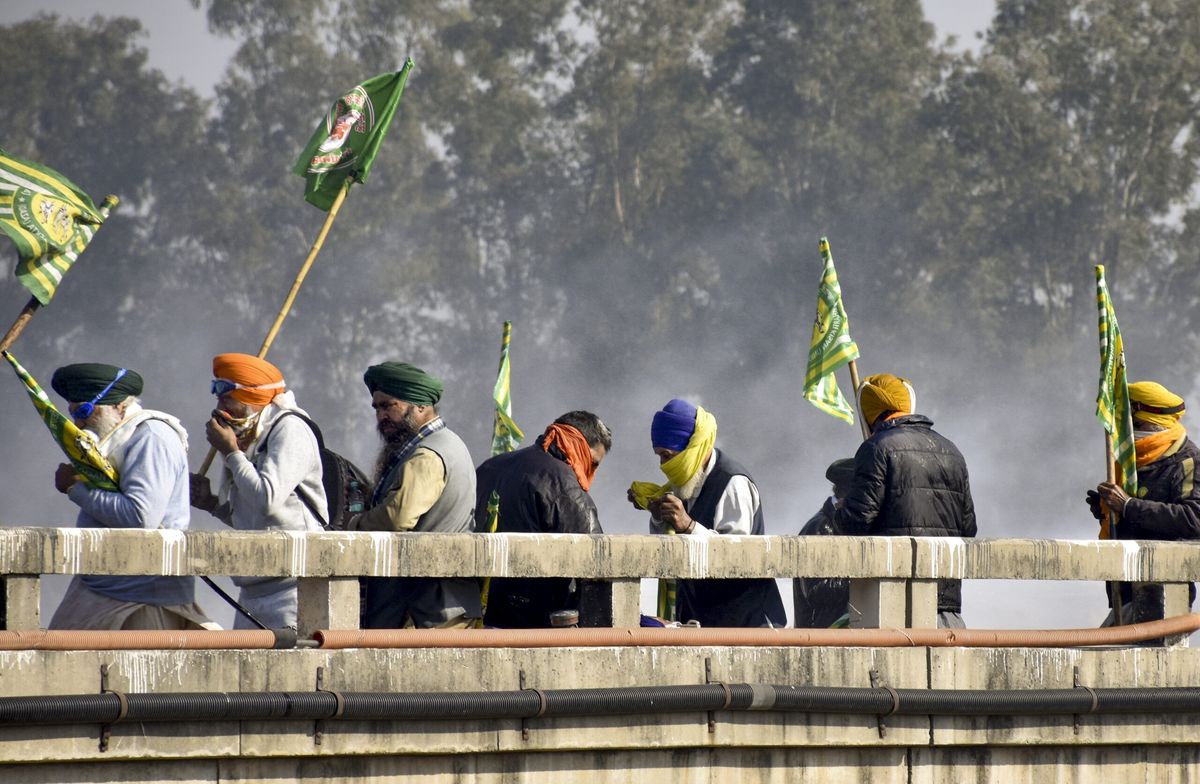 farmers-protest-teargas