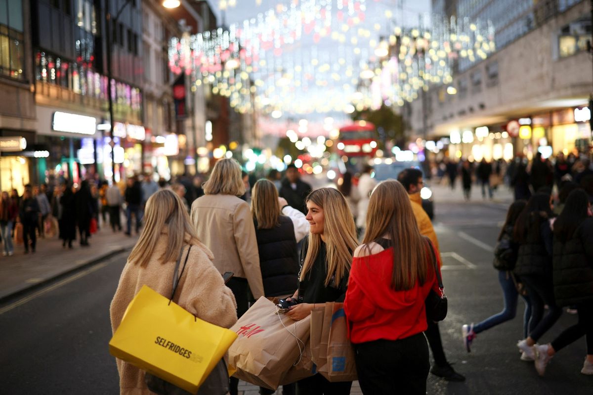 UK: Online sales expected to increase by 2.7% in Christmas shopping season
