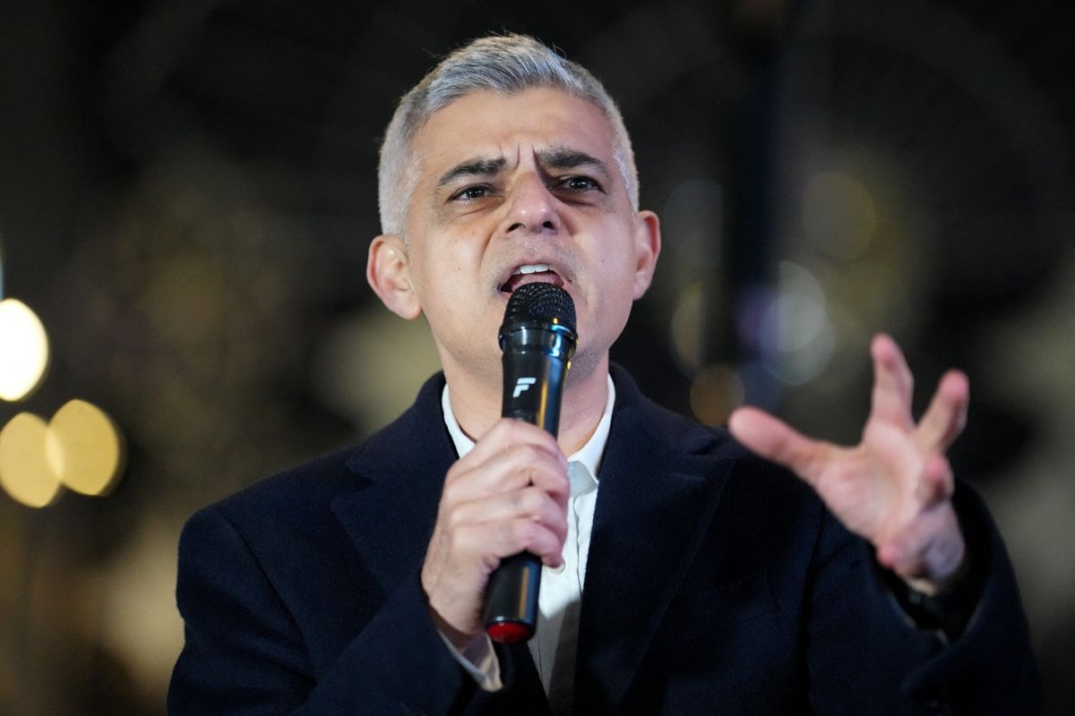 Sadiq Khan pledges 40,000 council homes if re-elected