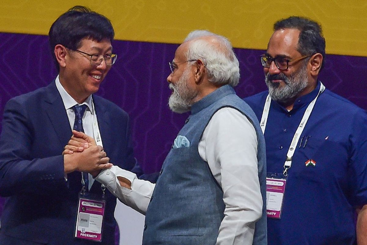 Foxconn CEO Young Liu with Indian PM Narendra Modi