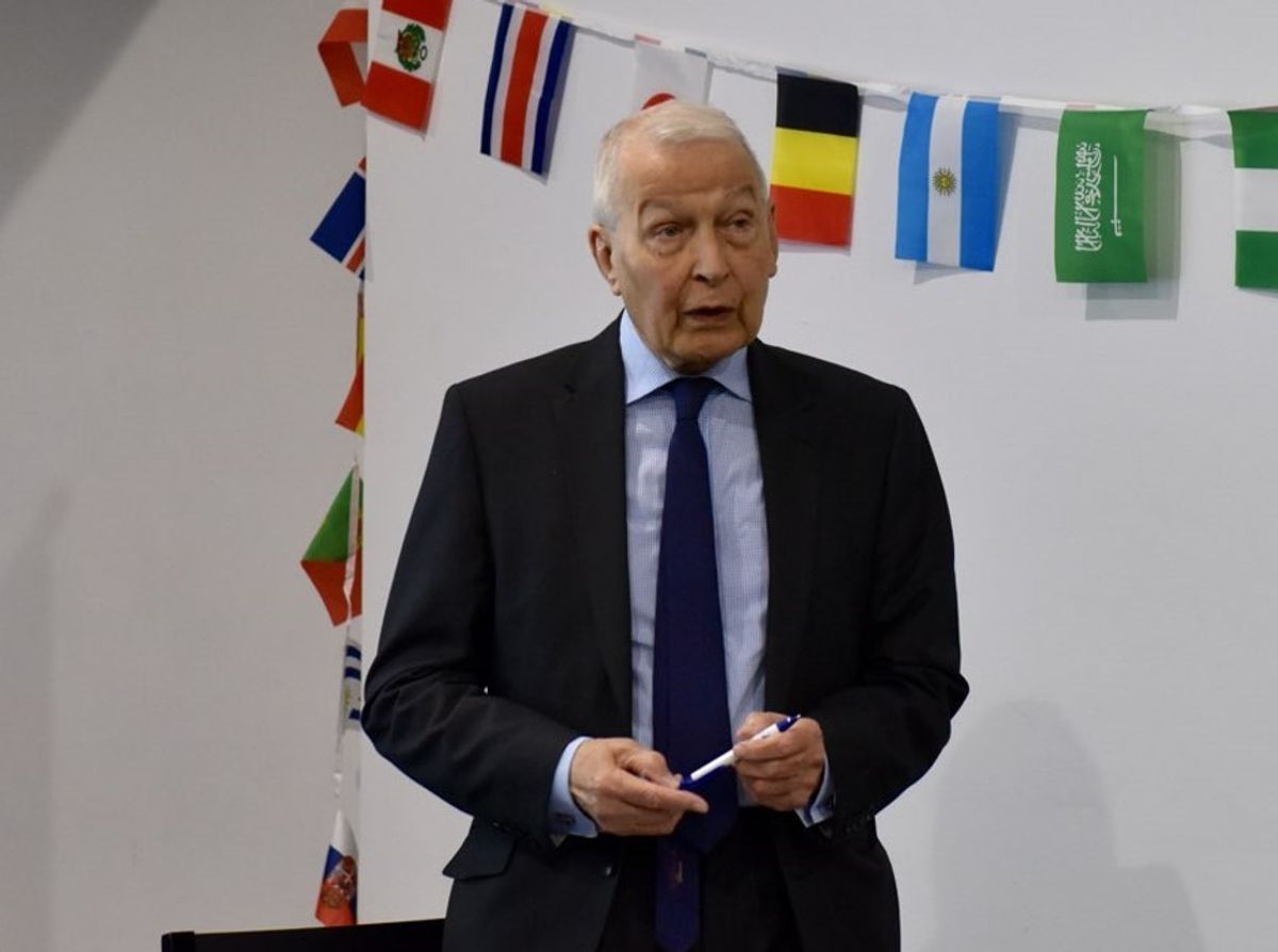 Frank Field, former Labour minister, dies aged 81