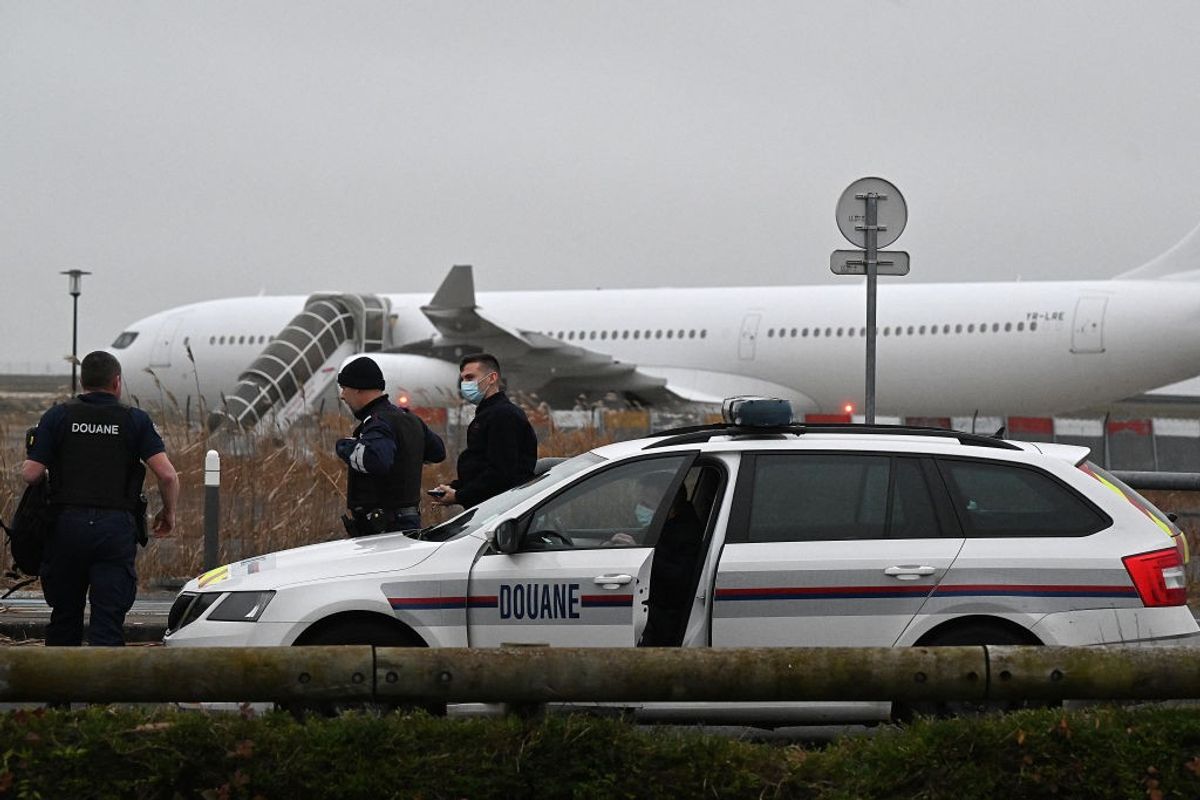 India probes ‘illegal immigration’ bid after plane returns from France