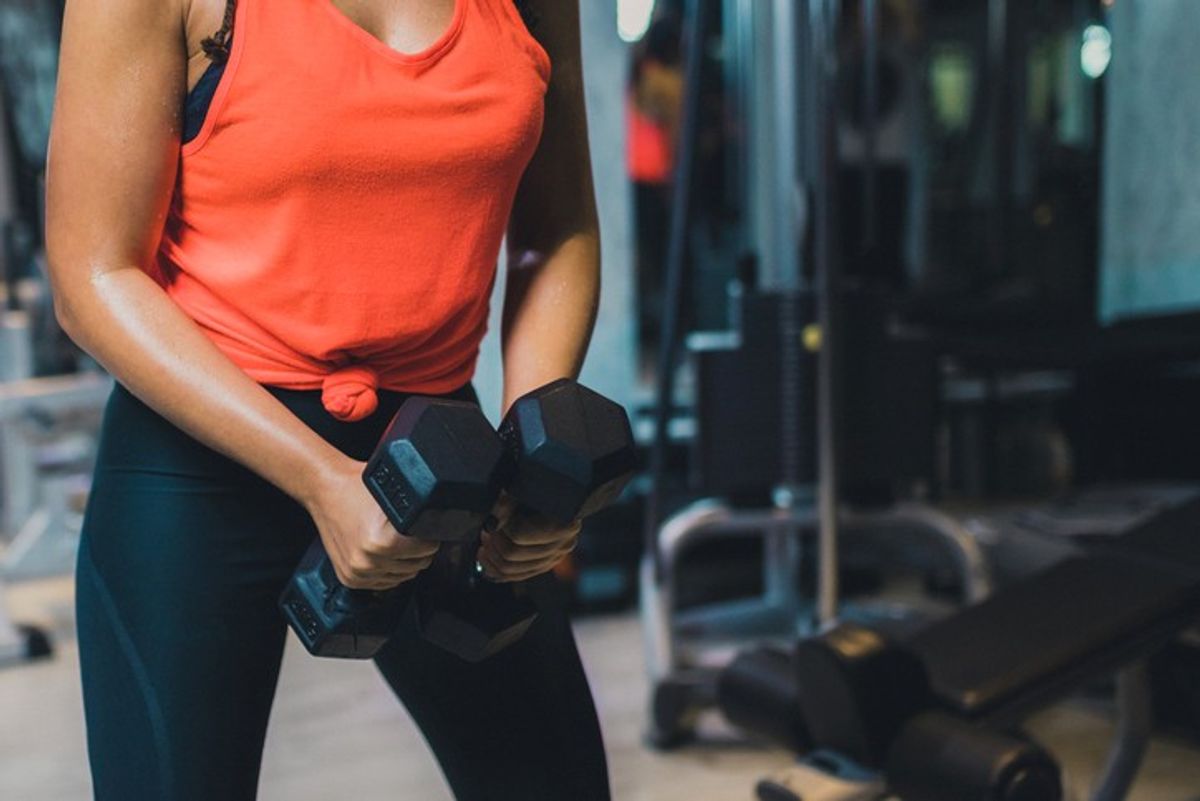 Planning to lift weights? Expert suggests effective tips for women
