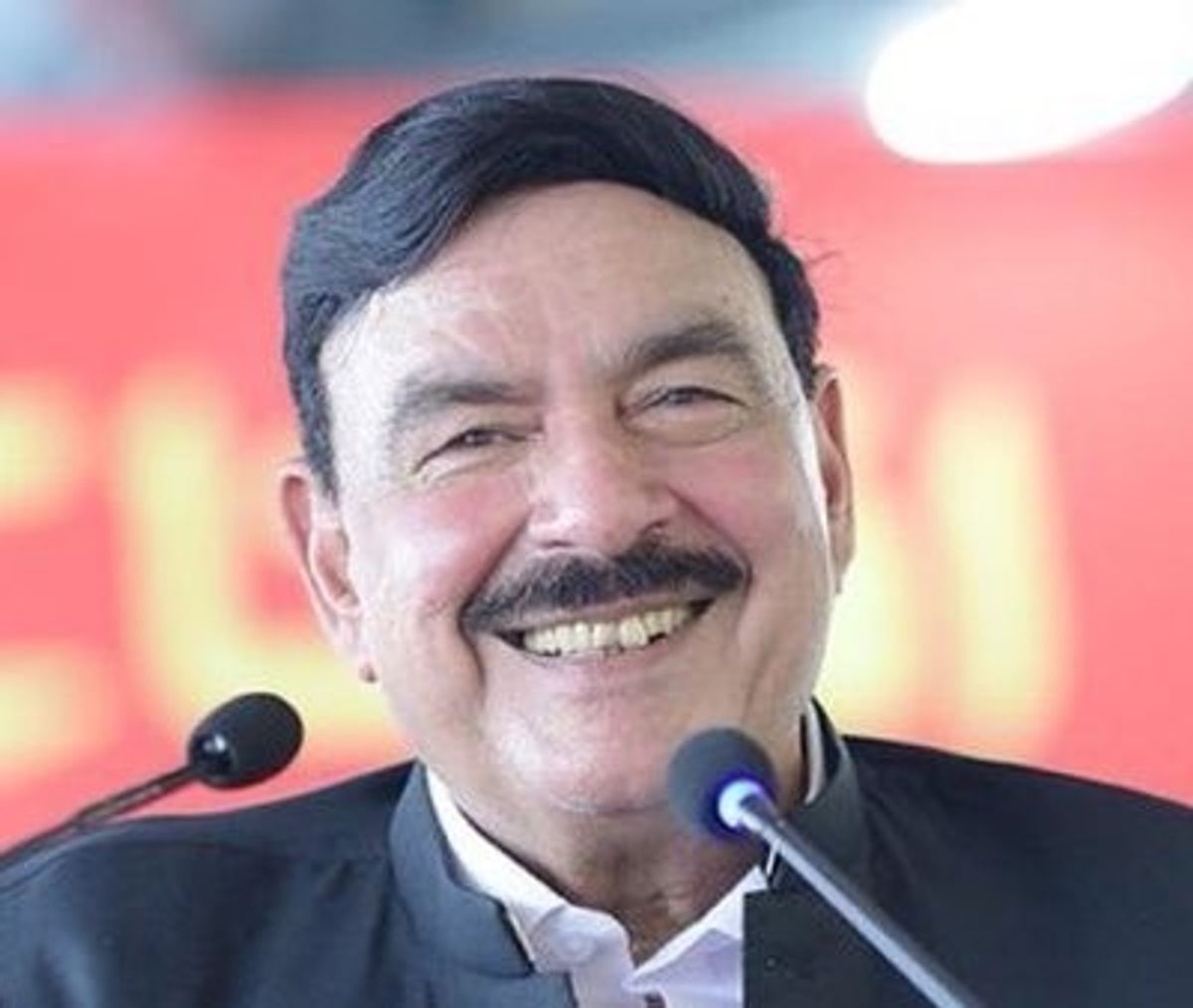 Pakistan: Government targeting journalists, says former minister Rasheed