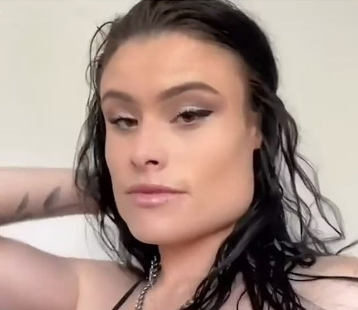 New Zealand woman compared to fictional characters Lord Farquaad & Buzz Lightyear, thanks to her jawline!