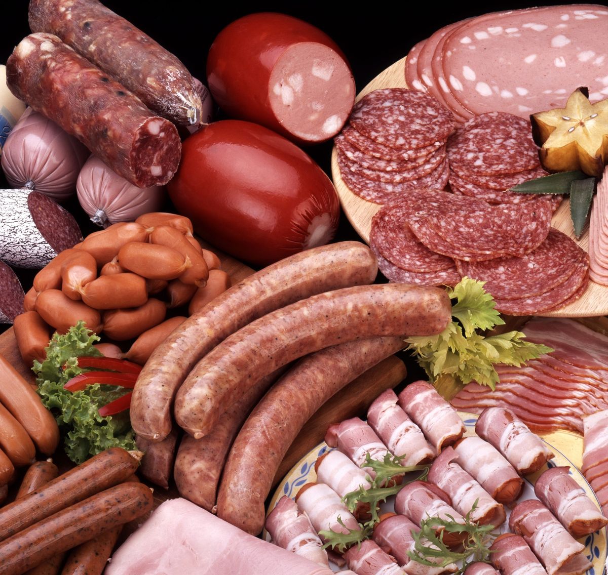 Beware! Your favourite cold cuts like sausages, ham and bacon can increase risk of colon cancer