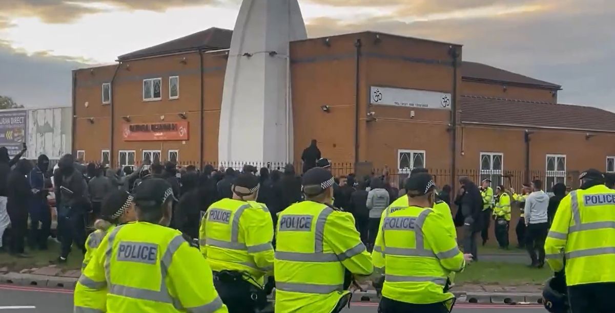 Watch: 200 masked men gathered outside Hindu temple as Leicester Muslim-Hindu violence spreads to Smethwick