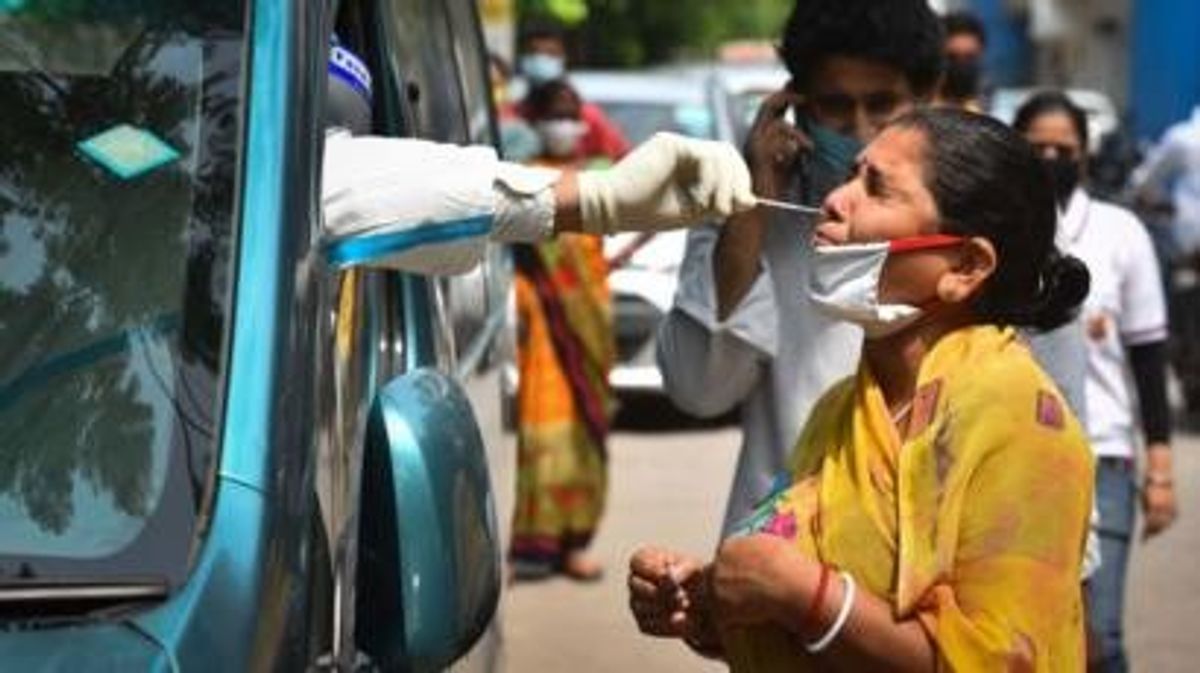 Record single-day surge of nearly 35k COVID cases, total tally crosses 10 lakh: Govt