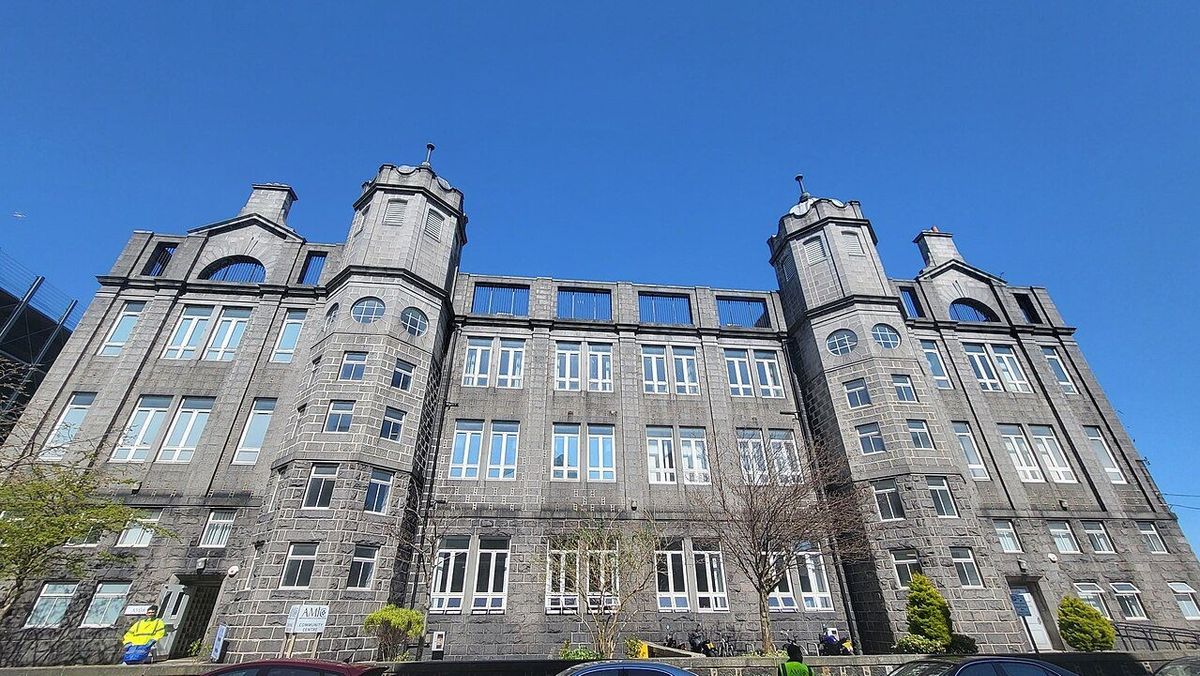 Muslim, Jewish worshippers demand free parking in Aberdeen