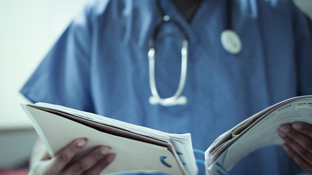 NHS trusts exploit overseas doctors for cheap labour: probe