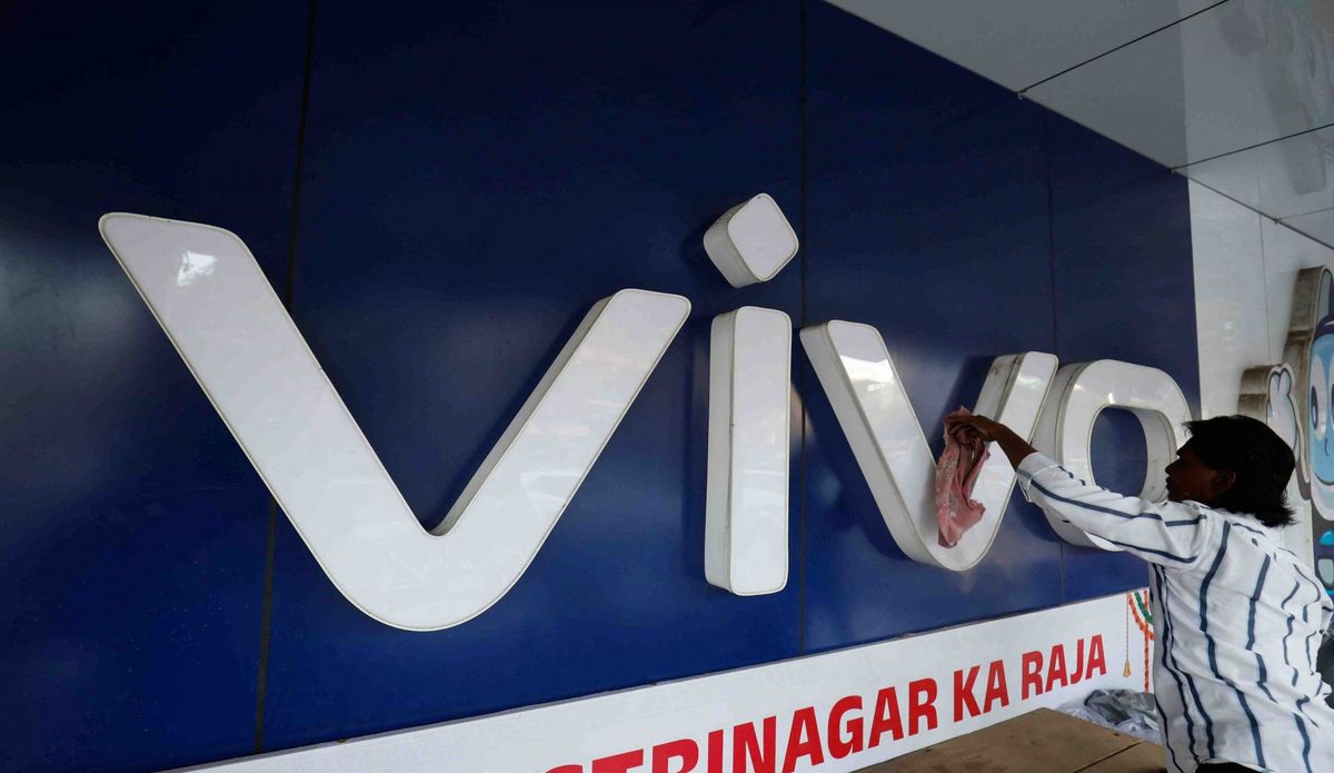 India arrests two senior employees of Chinese company Vivo