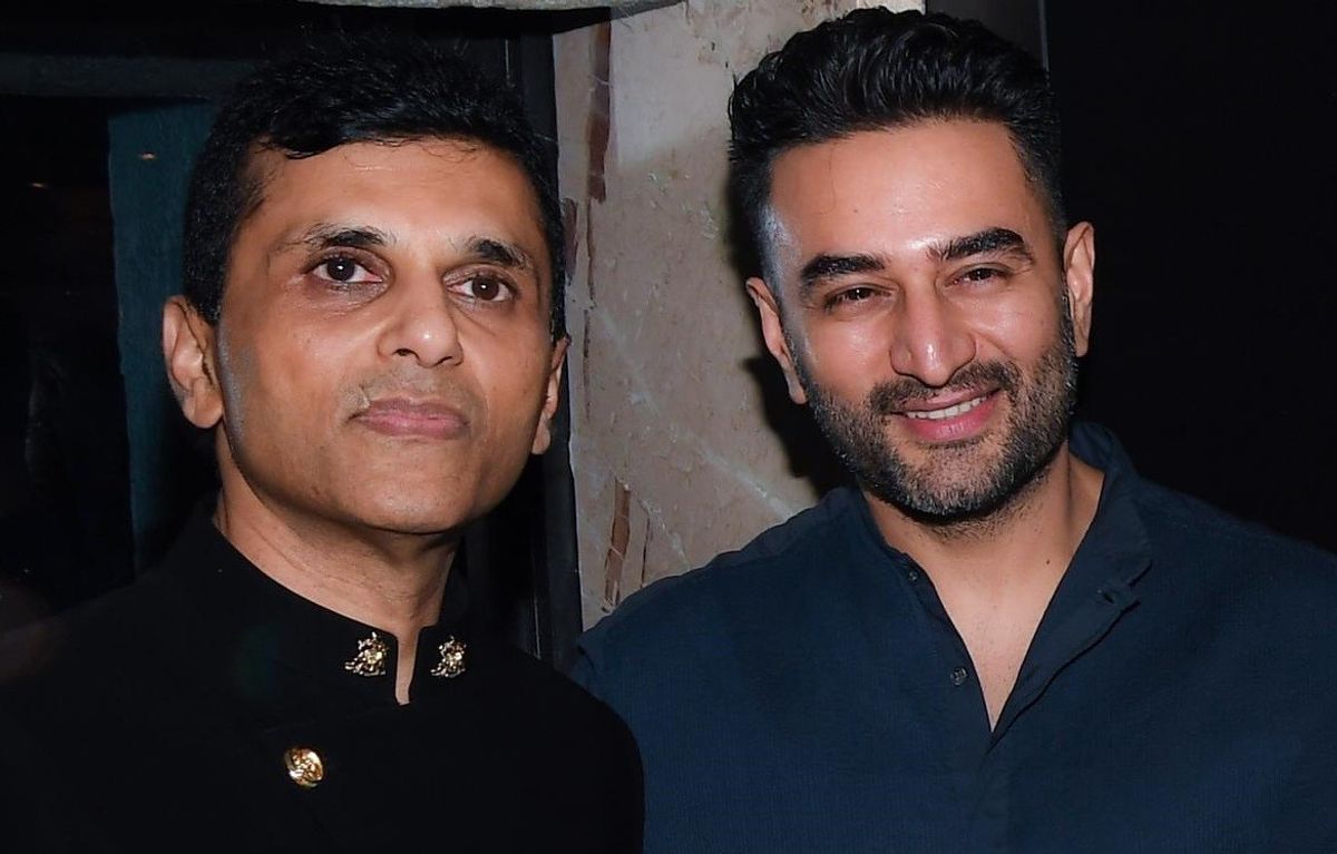 Anand Pandit brings back the golden era of live orchestra for Chehre title track