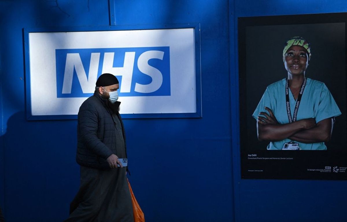 Army of volunteers join NHS trial to detect deadly cancer types