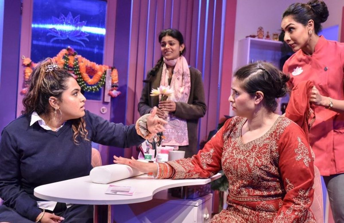 Review: ‘Lotus Beauty’ cleverly captures cross-generational female experiences