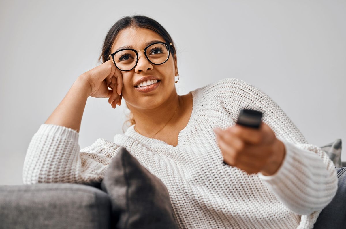 Do blue light-blocking glasses prevent digital eye strain?
