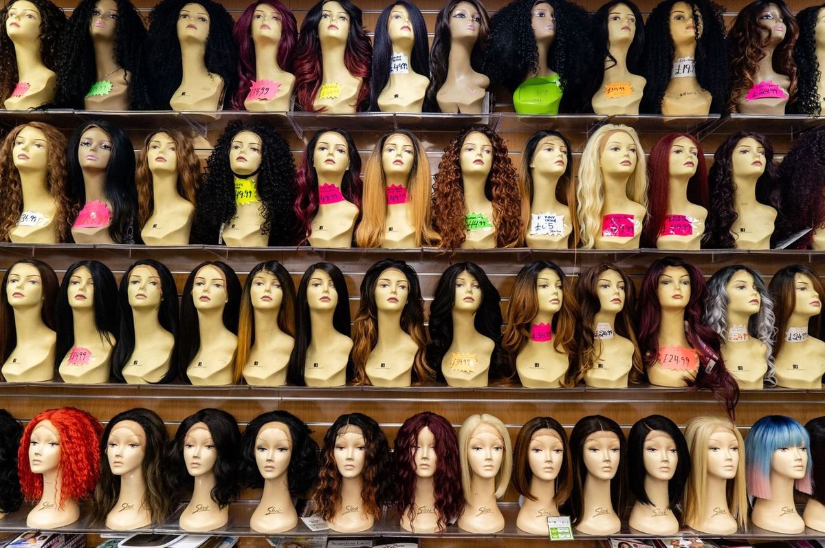 Shopkeeper who ‘choked’ female customer pleads for peace